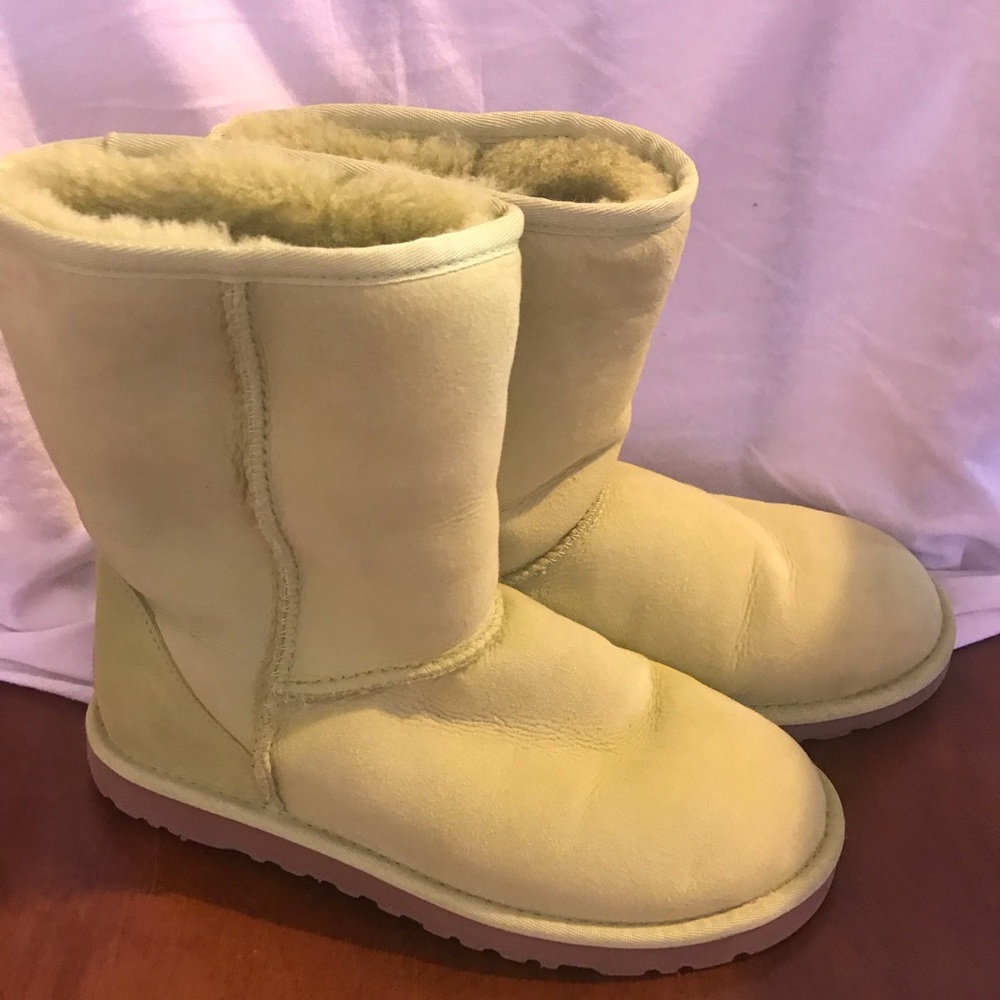 Lime Green Classic Short Uggs. Size 6